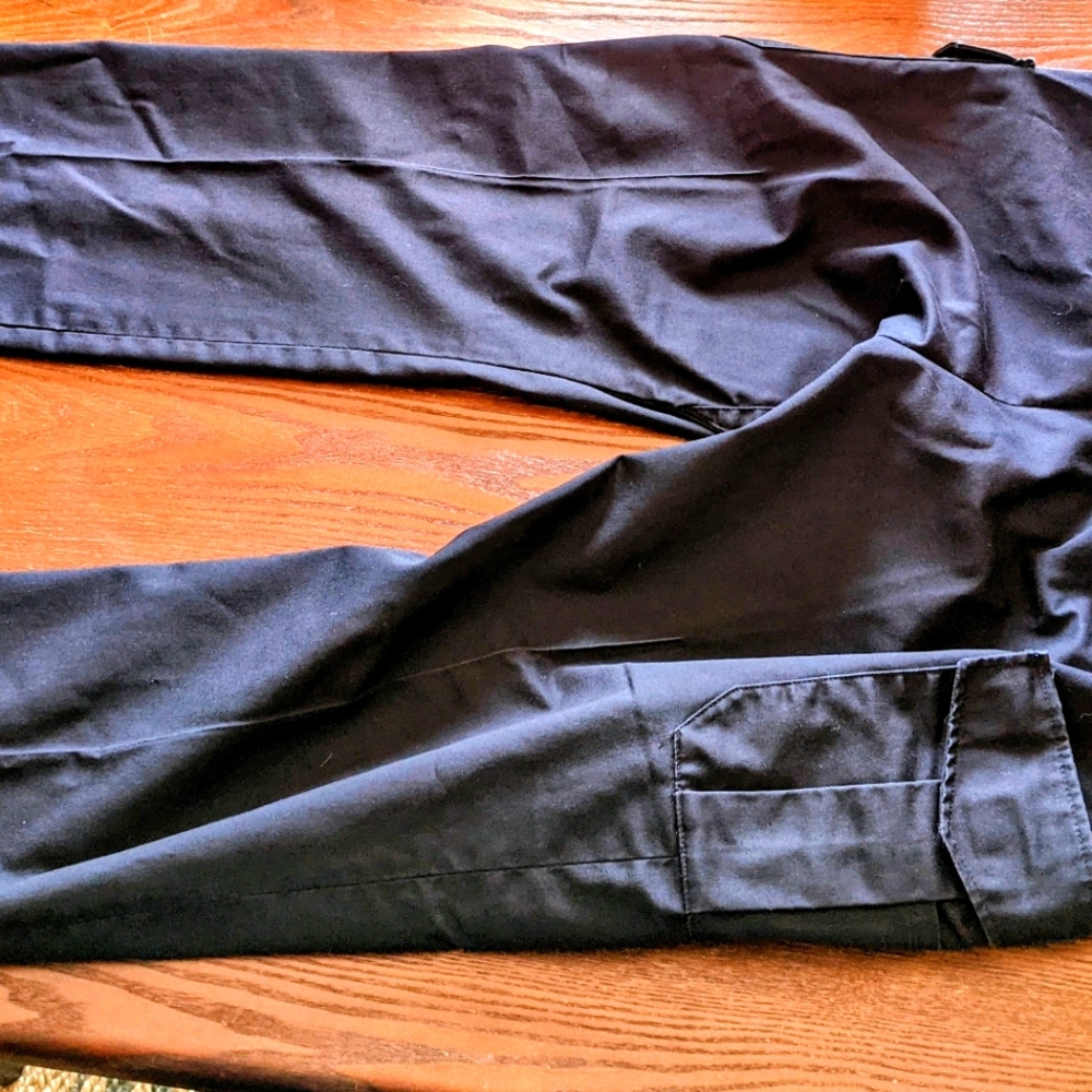 Conqueror Men's Black Cargo Pants